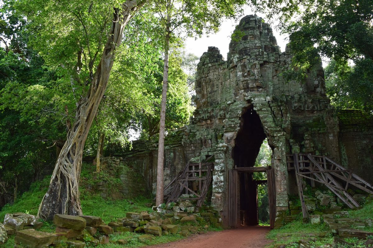 cambodia bayon temple